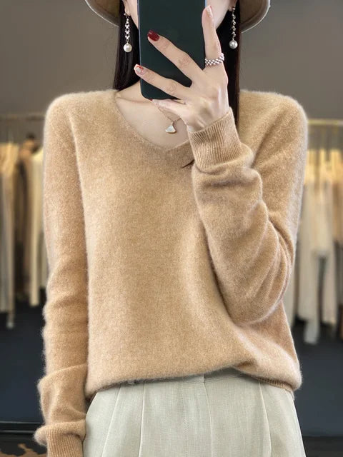 Women's Jumper – Relaxed-Fit V-Neck Knit