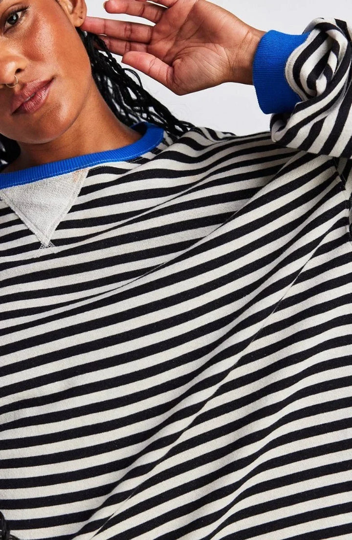 Women's Striped Oversized Pullover Sweater – Long Sleeves