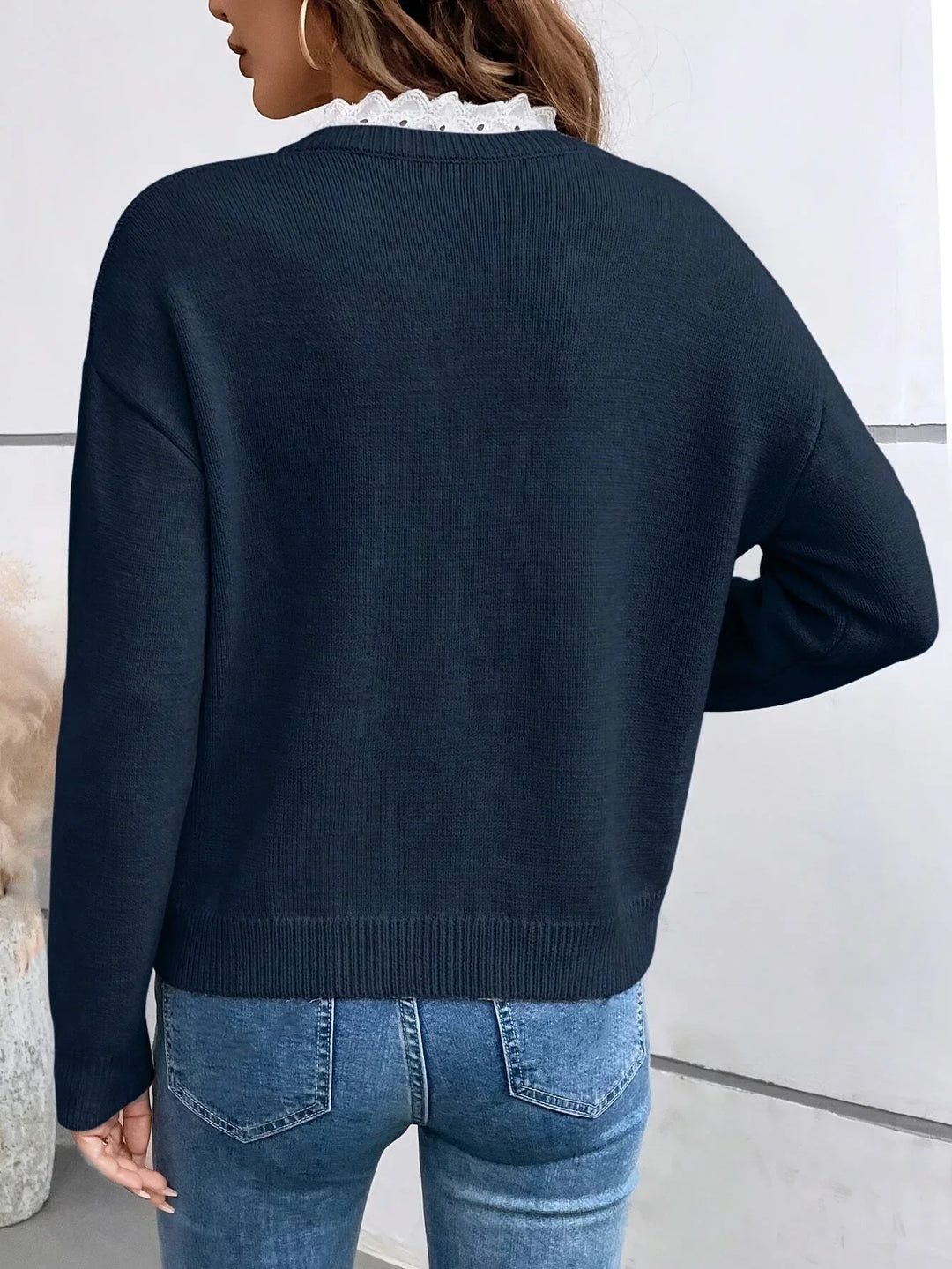 Women's V-Neck Ribbed Knit Blouse – Lace Collar