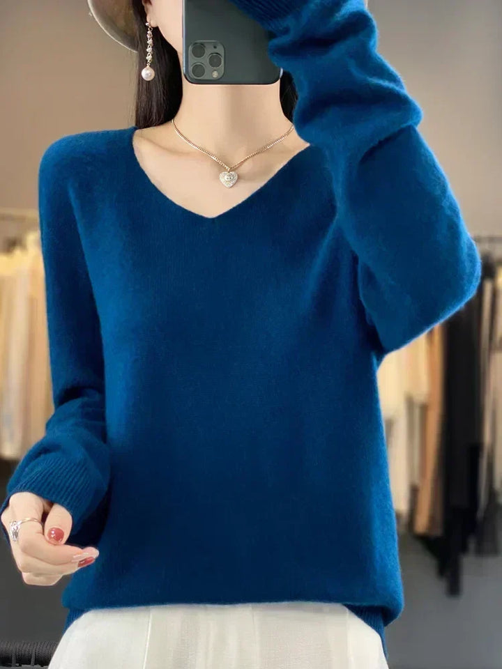 Women's Jumper – Relaxed-Fit V-Neck Knit