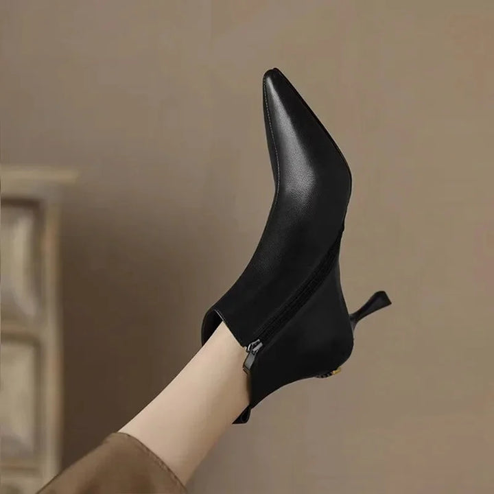 Women's Black Leather Pointed-Toe Kitten-Heel Ankle Boots – Zipper