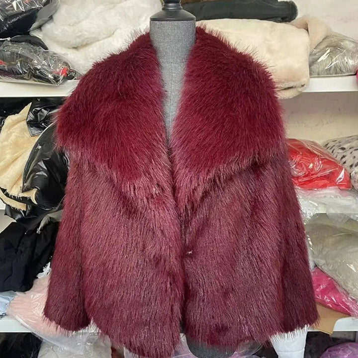 Women's Jacket – Cropped Faux Fur