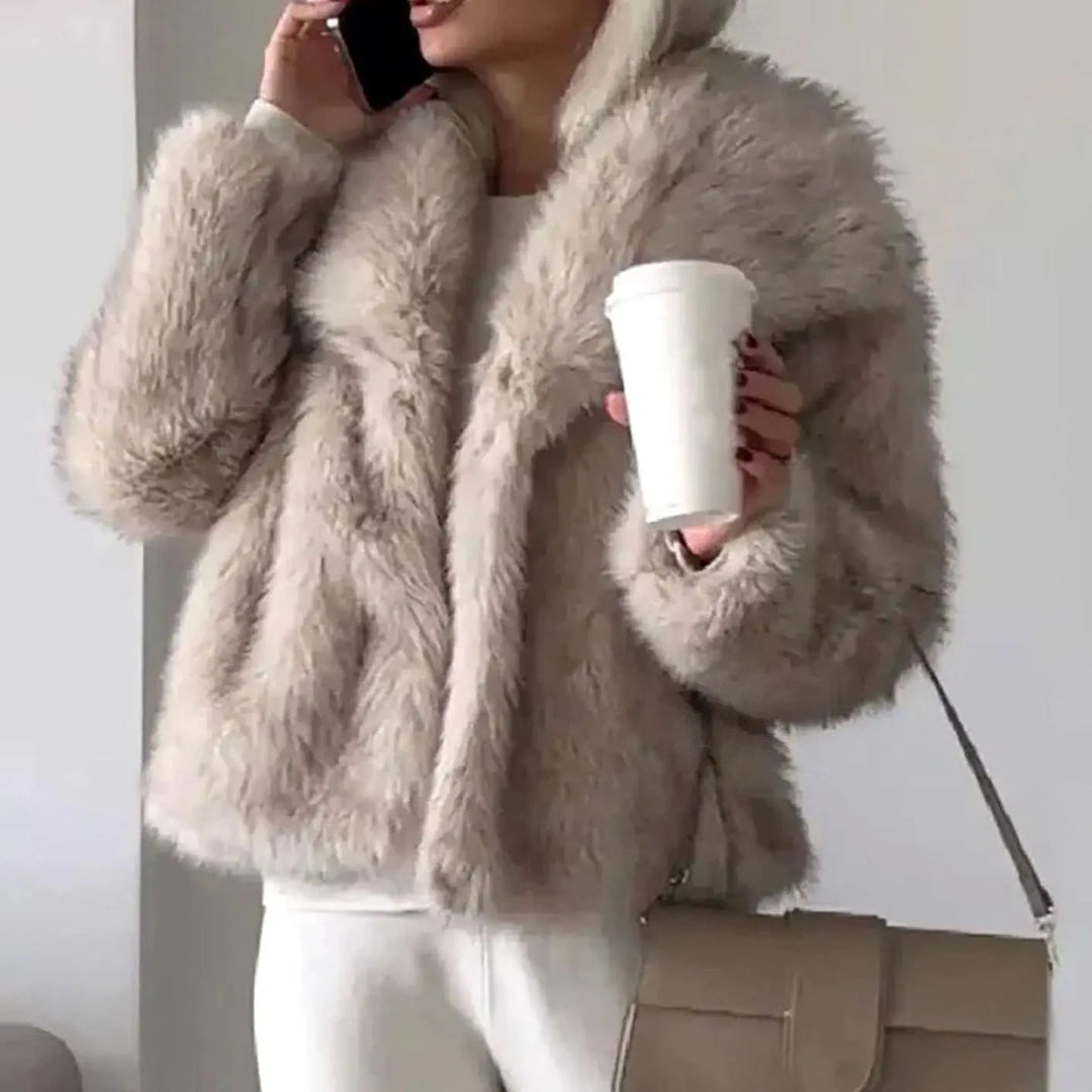 Women's Jacket – Cropped Faux Fur