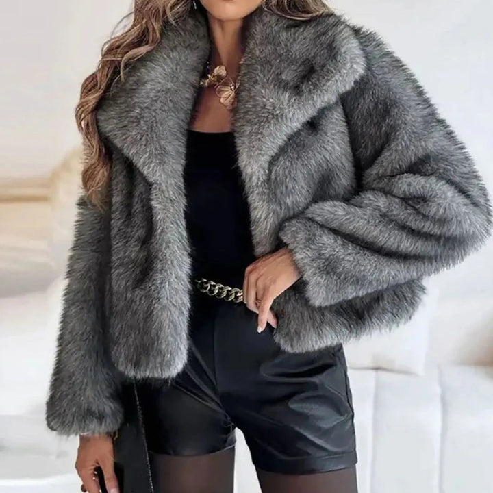 Women's Jacket – Cropped Faux Fur