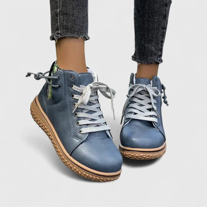 Women's Faux Leather Lace-Up Ankle Boots – A Chunky Ridged Sole