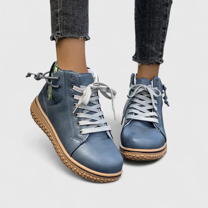 Women's Faux Leather Lace-Up Ankle Boots – A Chunky Ridged Sole