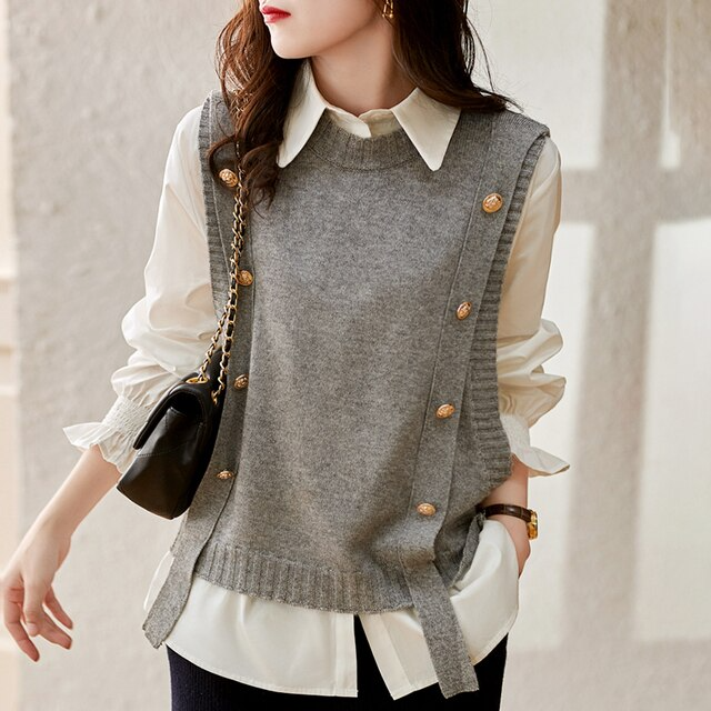 Women's Knitted Vest – Button-Detail