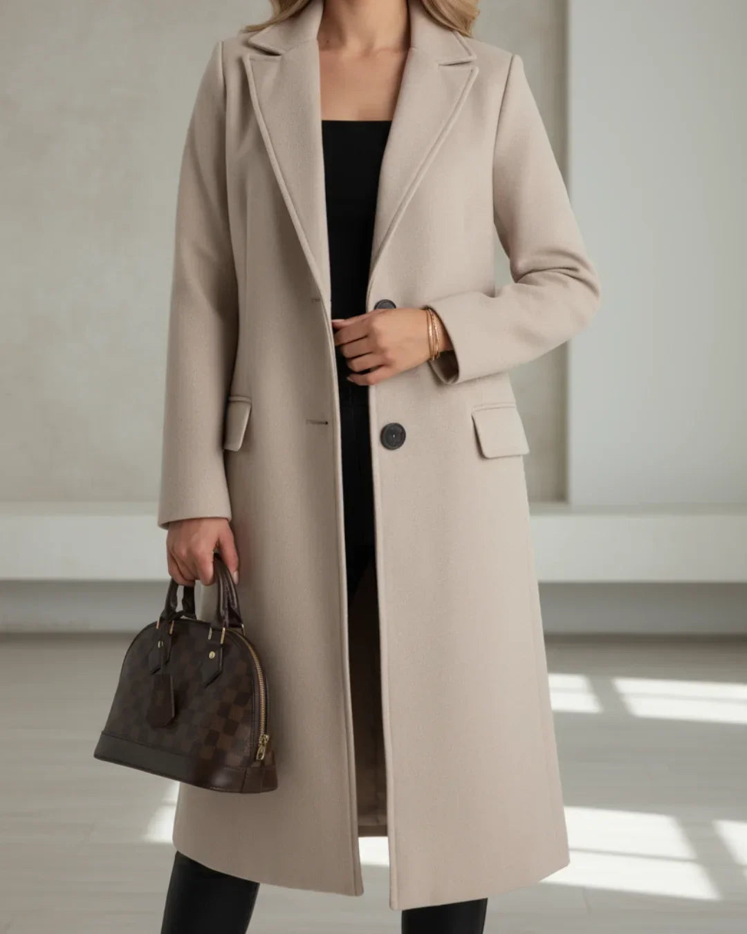 Women's Long Tailored Wool Coat – Notched Lapel And Single-Breasted Front