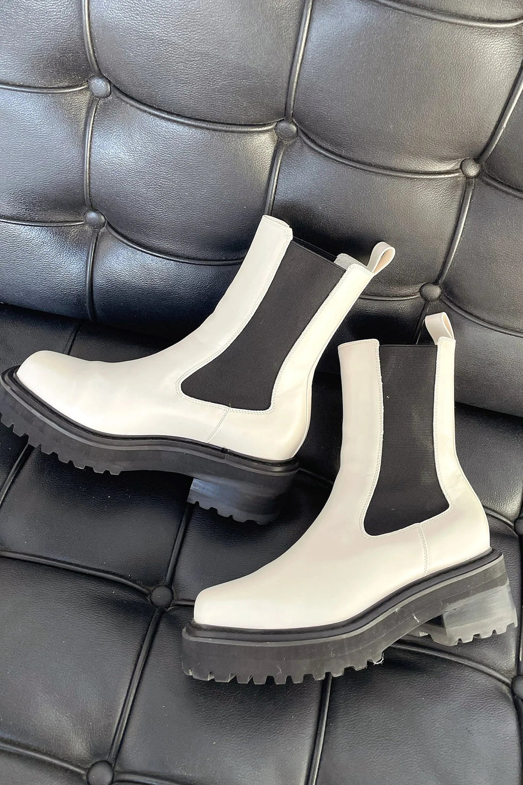 Women's Two-Tone Ankle Boots – Elastic Sides And Chunky Lug Sole
