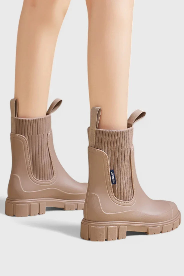 Women's Rubber Chelsea Boots – Ribbed Knit Cuffs And Lug Sole